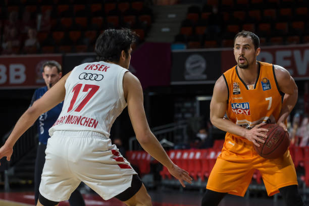 正是对他能 正是对他能