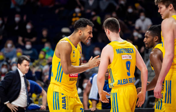 根据罗马诺 根据罗马诺