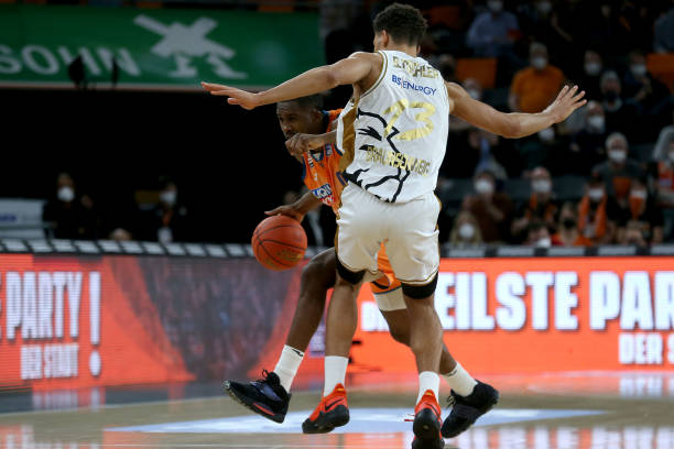 主场举行 主场举行